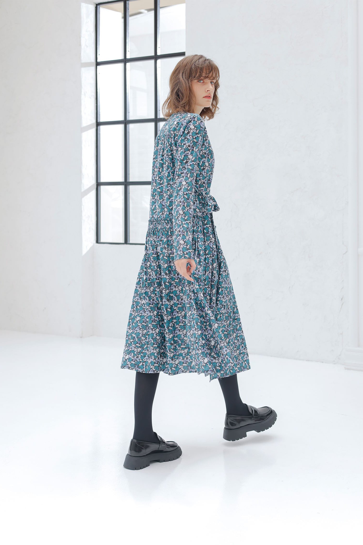 ETRO お洒落 フローラル柄 ラミネート ドレス ETRO お洒落 フローラル柄 ラミネート ドレス